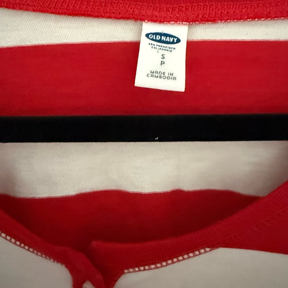 Old Navy ❤️Like New❤️ Red and White Striped Onesie Pajamas - Picture 7 of 8